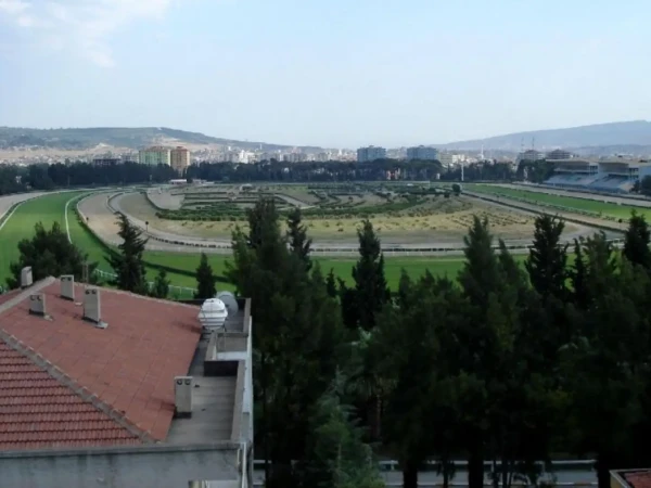 İzmir Hipodromu